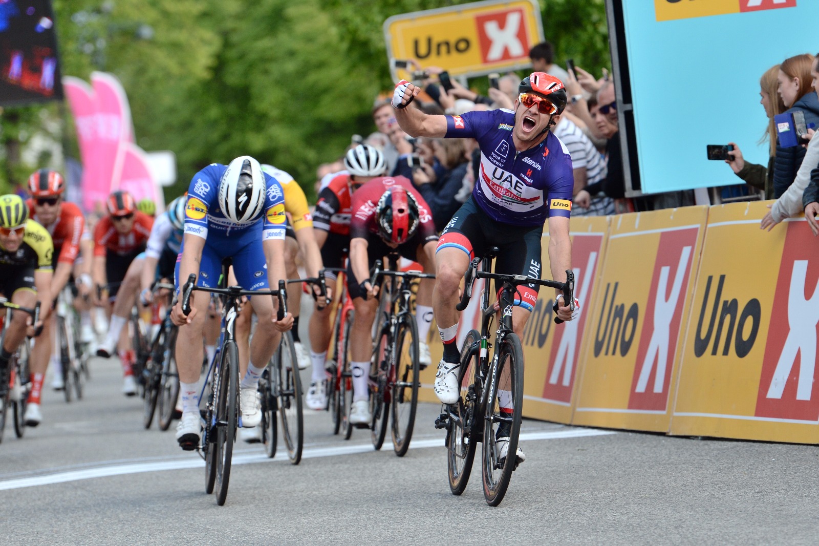 Kristoff takes the win and the Yellow Jersey in Drammen!